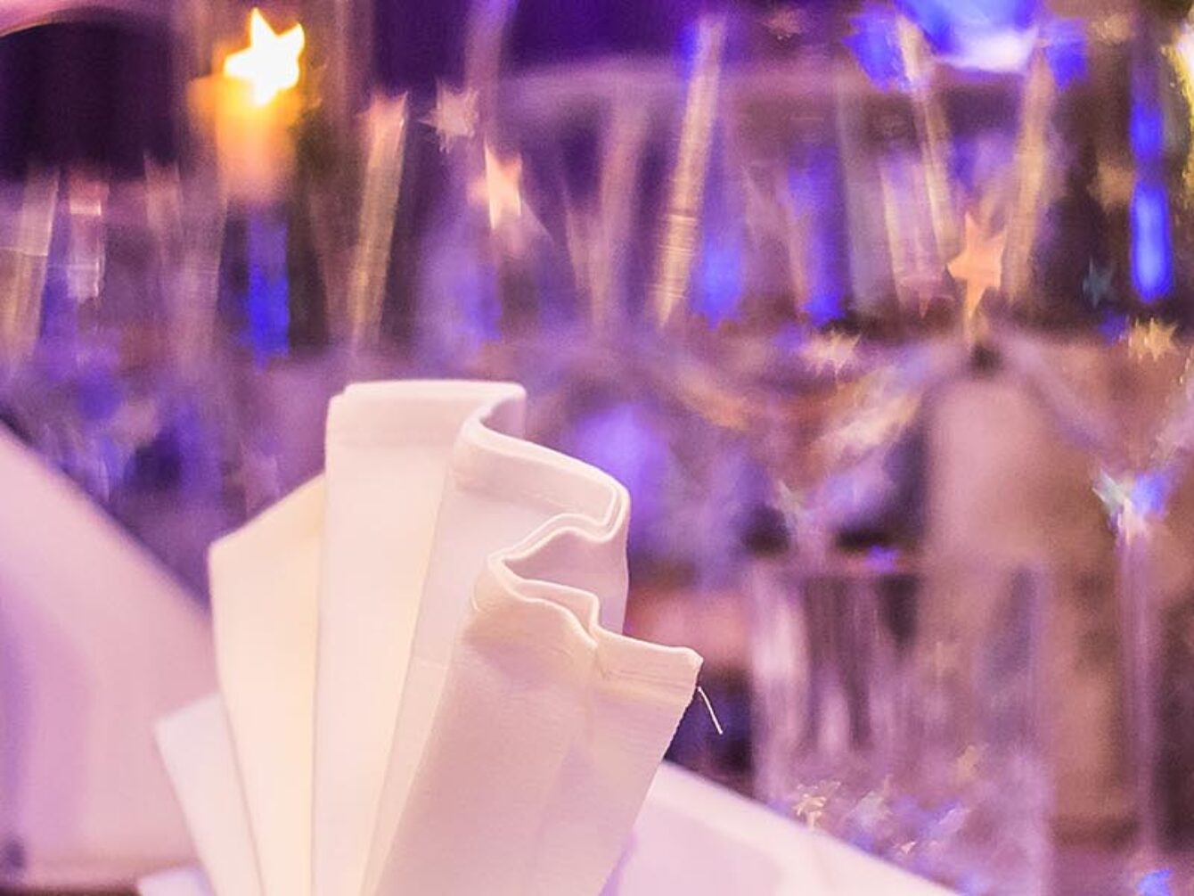 Weihnachtsfeier Tisch