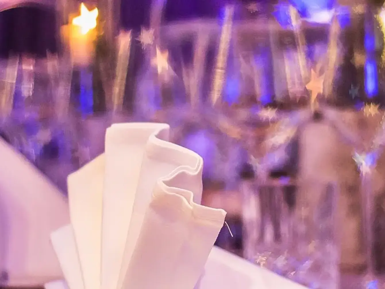 Weihnachtsfeier Tisch